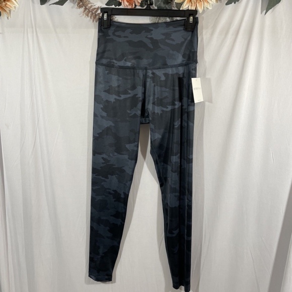 NWT Beyond Yoga [ Medium ] Lux High‎ Waisted Midi Legging in Navy Camo - Picture 2 of 12
